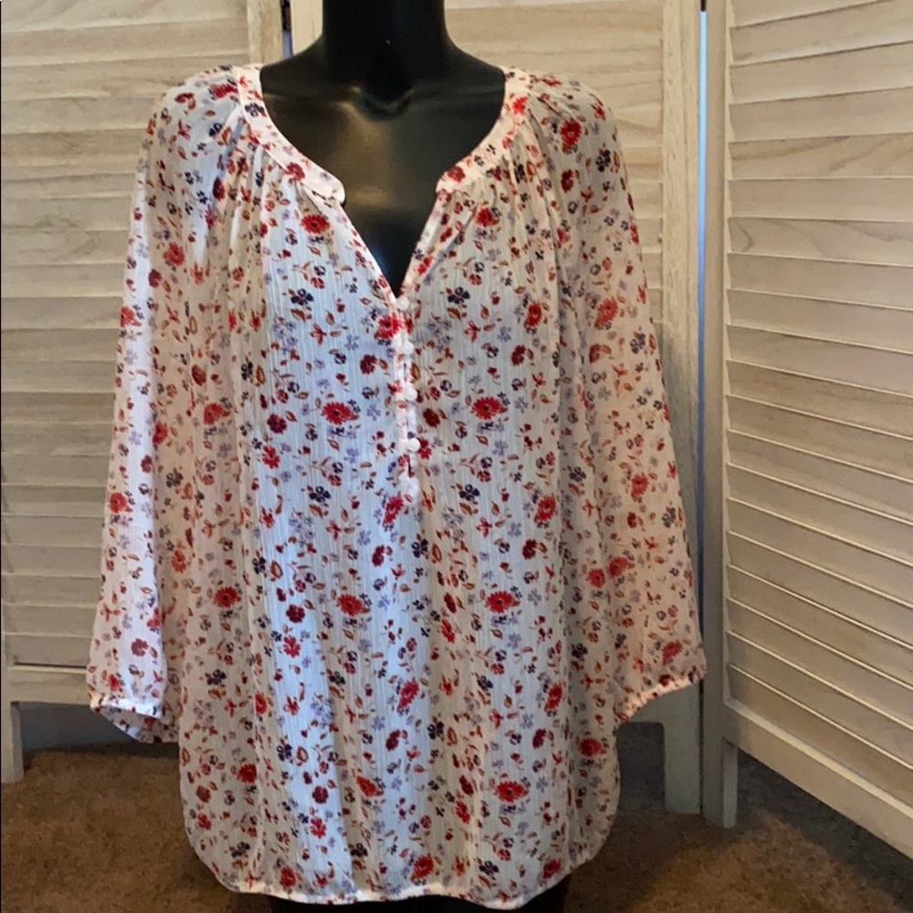 Floral peasant blouse🌺🥀🌼🌸